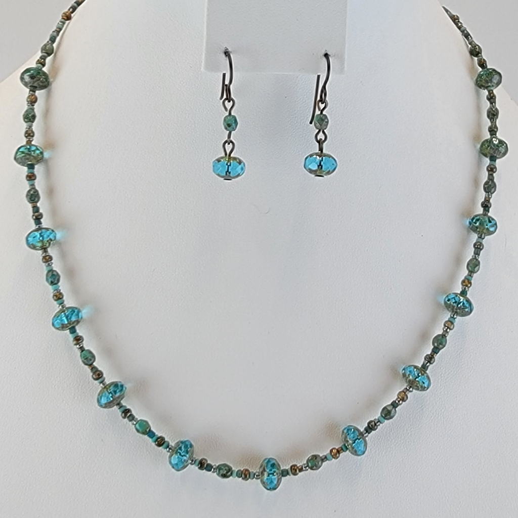 Eye-Catching Necklace Set in Aquamarine Picasso Glass with 