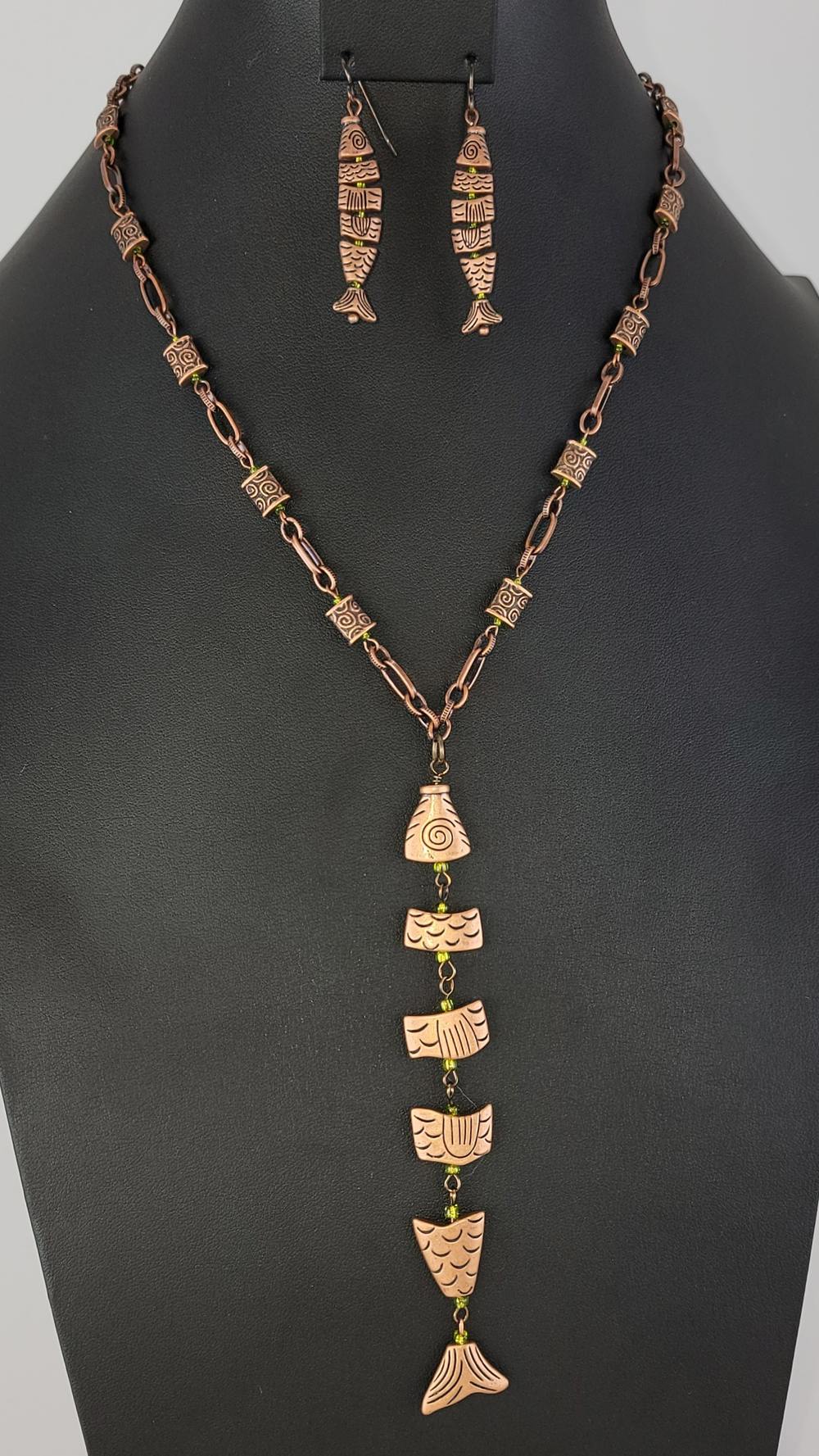 Fish-Eye Catching Chunky Necklace and Earring Set